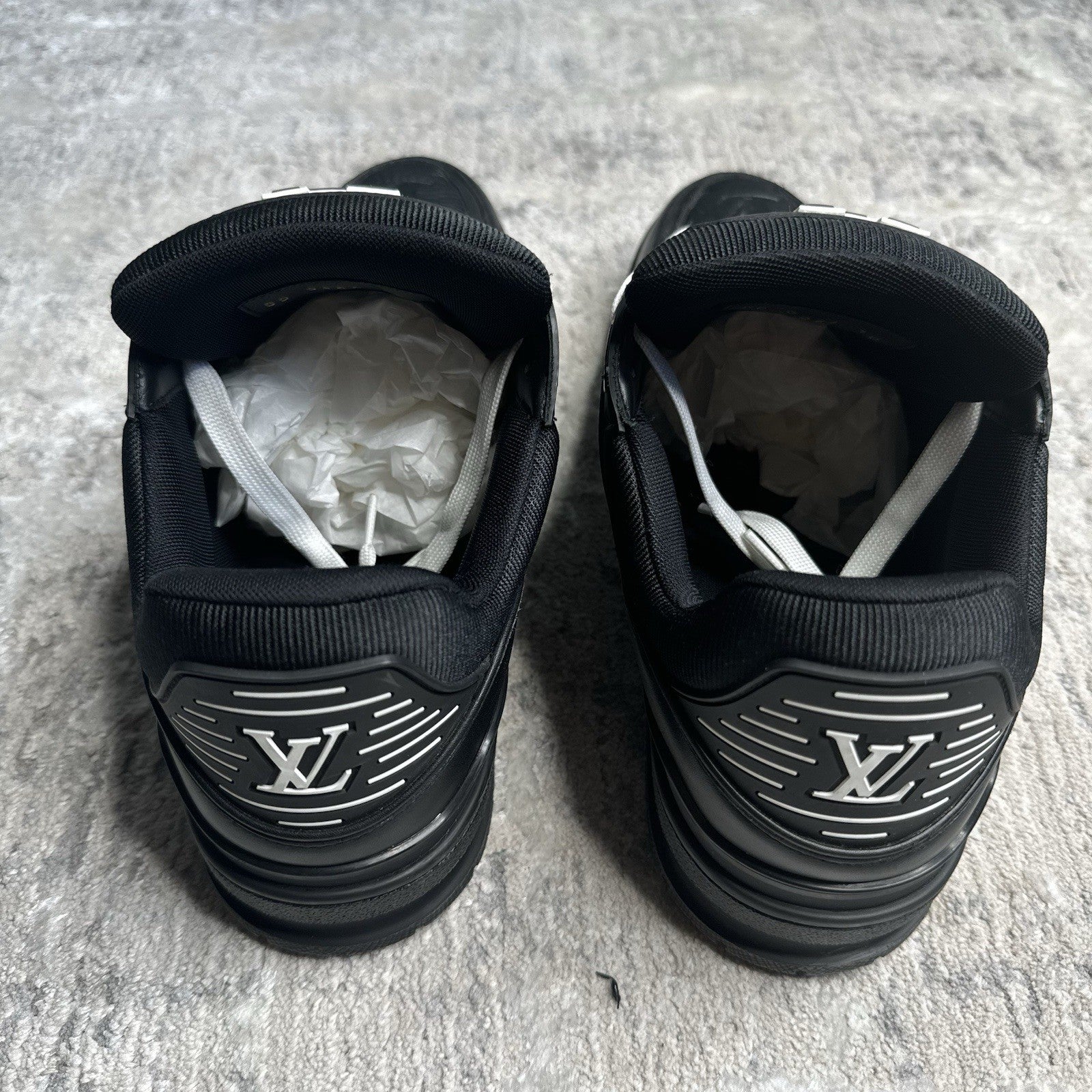 Louis Vuitton Trainer Low ‘embossed Monogram’ Sz- 10LV
