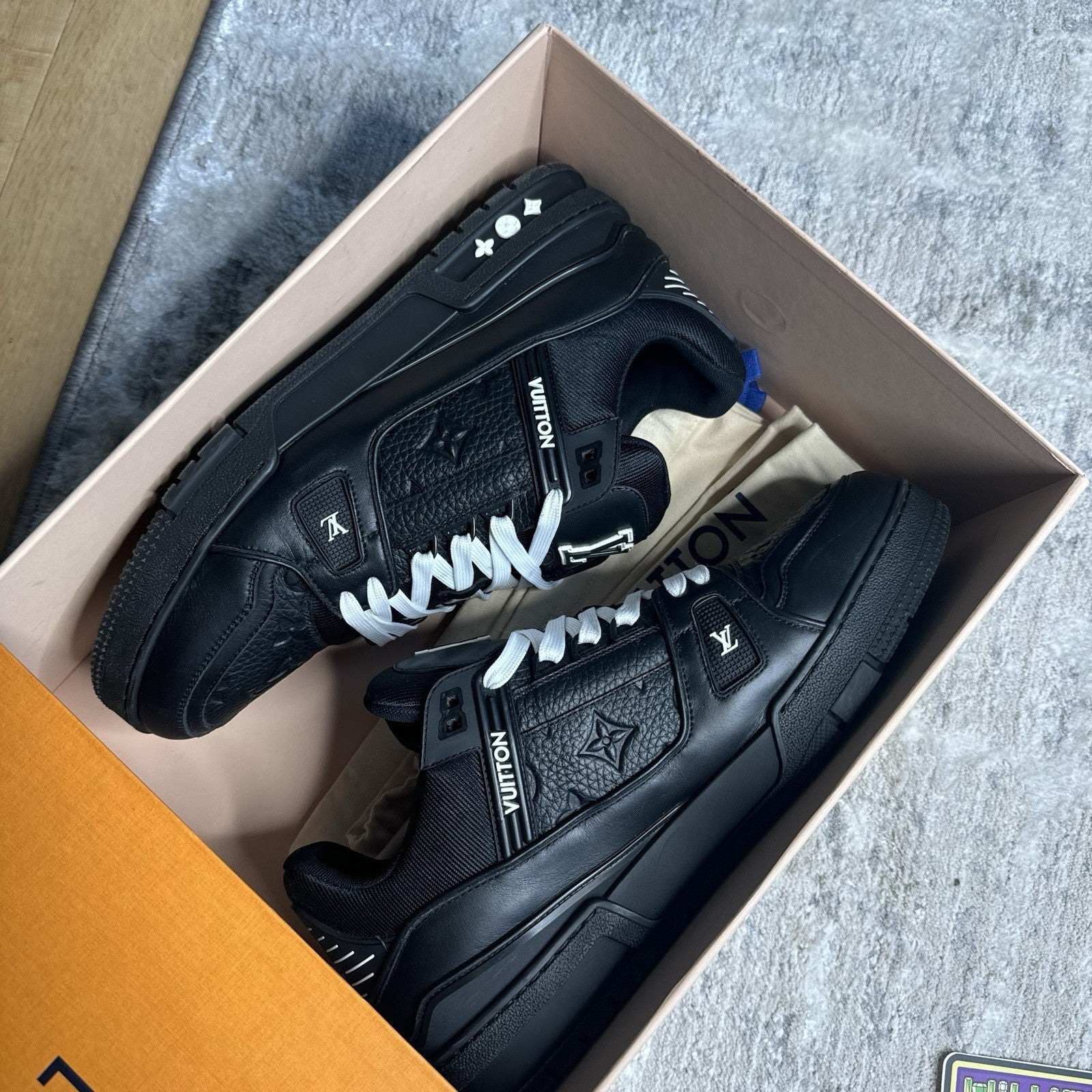 Louis Vuitton Trainer Low ‘embossed Monogram’ Sz- 10LV