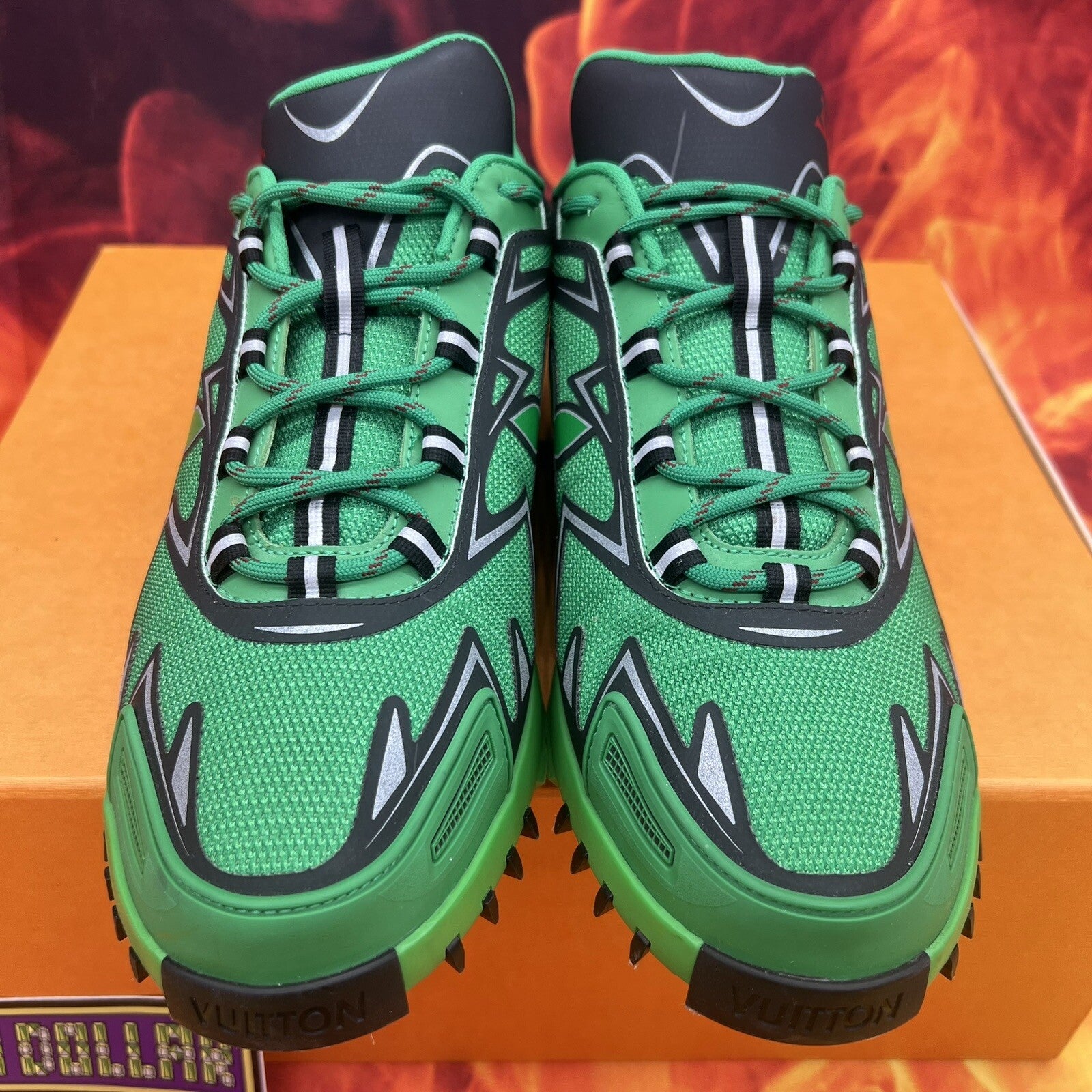 Louis Vuitton sprint sneaker Sz- 8LV 9 Men’s