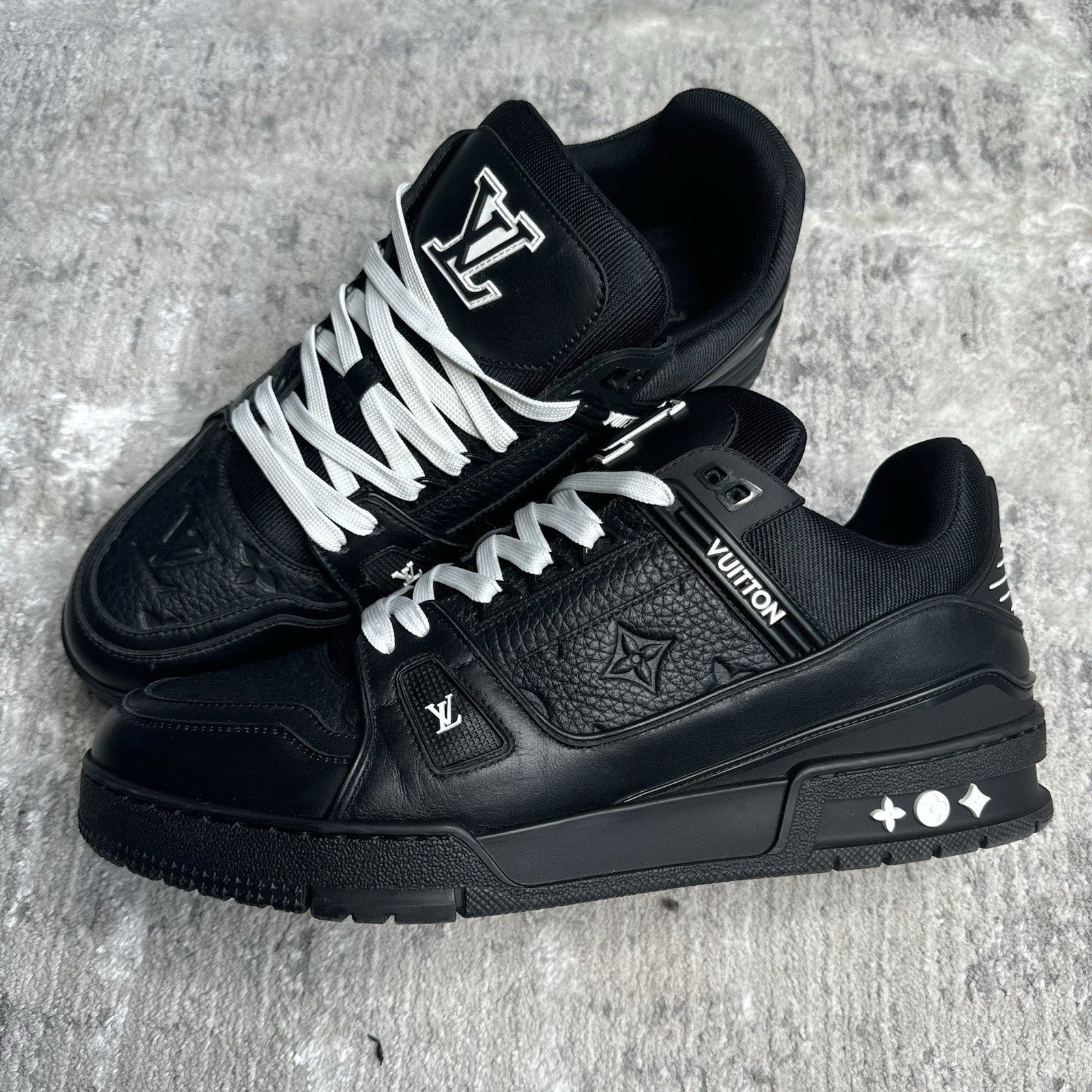 Louis Vuitton Trainer Low ‘embossed Monogram’ Sz- 10LV