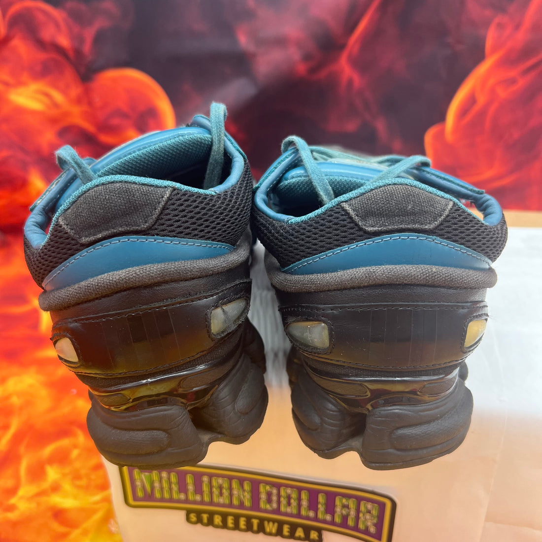 Raf Simon’s replicant Ozweego black colonial blue- 9M