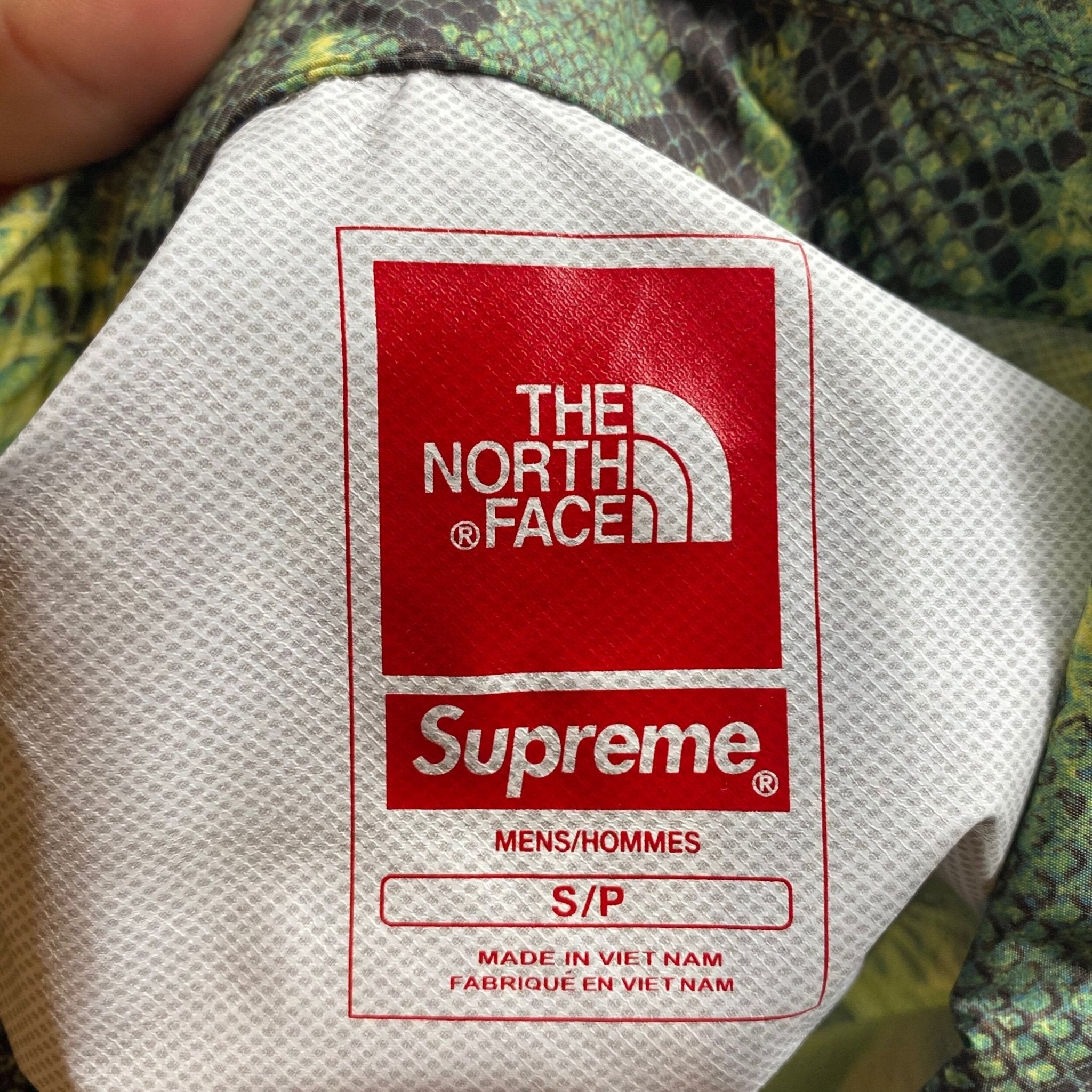 Supreme TNF snakeskin taped seam coaches jacket- S – Million